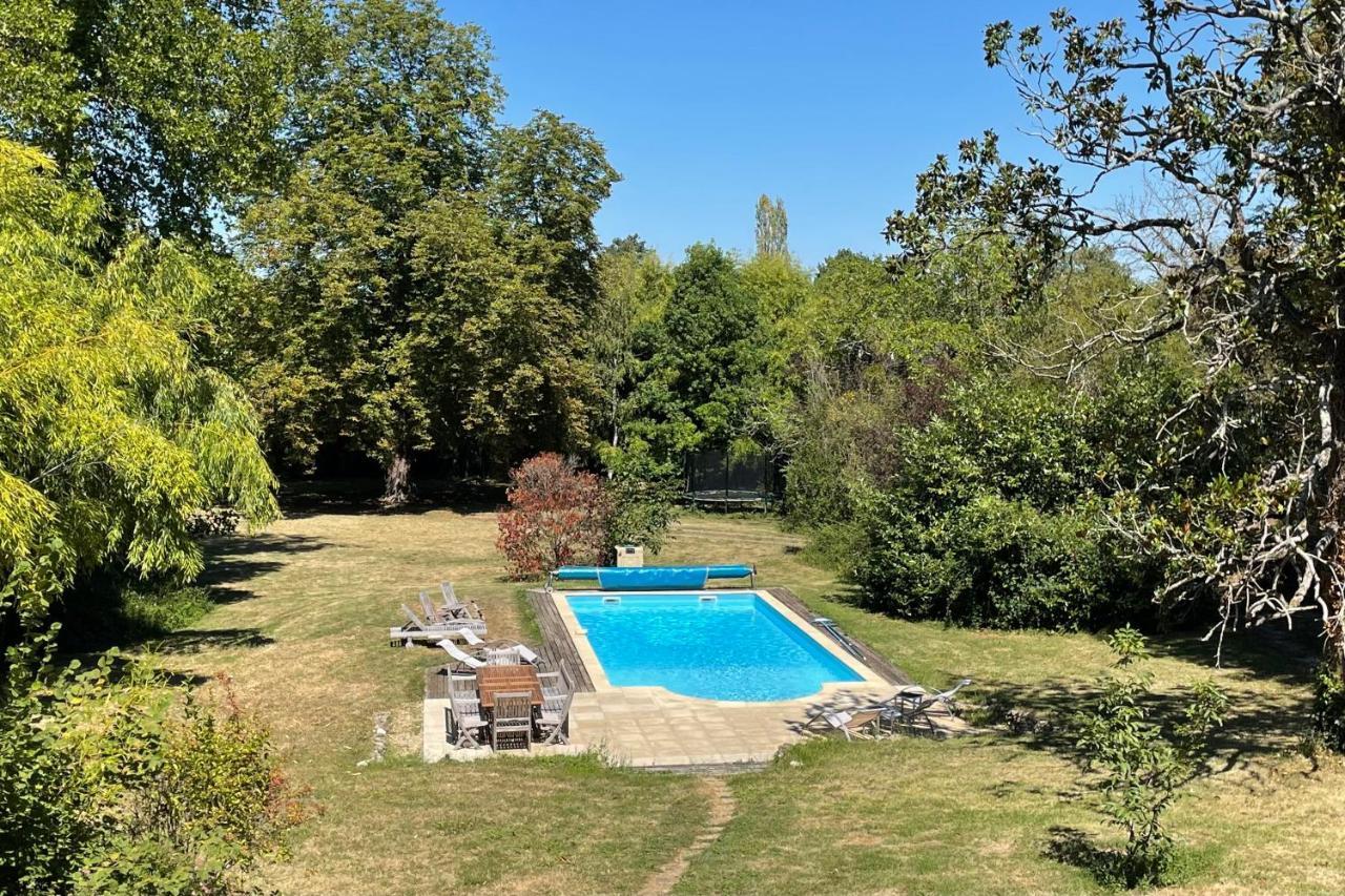 Beautiful 6 Bedroom House With Pool & Large Garden Le Pechereau Exterior photo